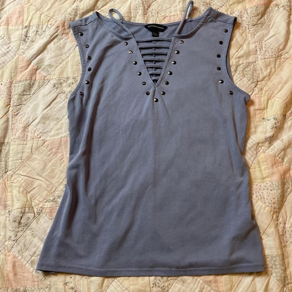 rock & republic muted blue metal stud ladder v neck tank top size medium